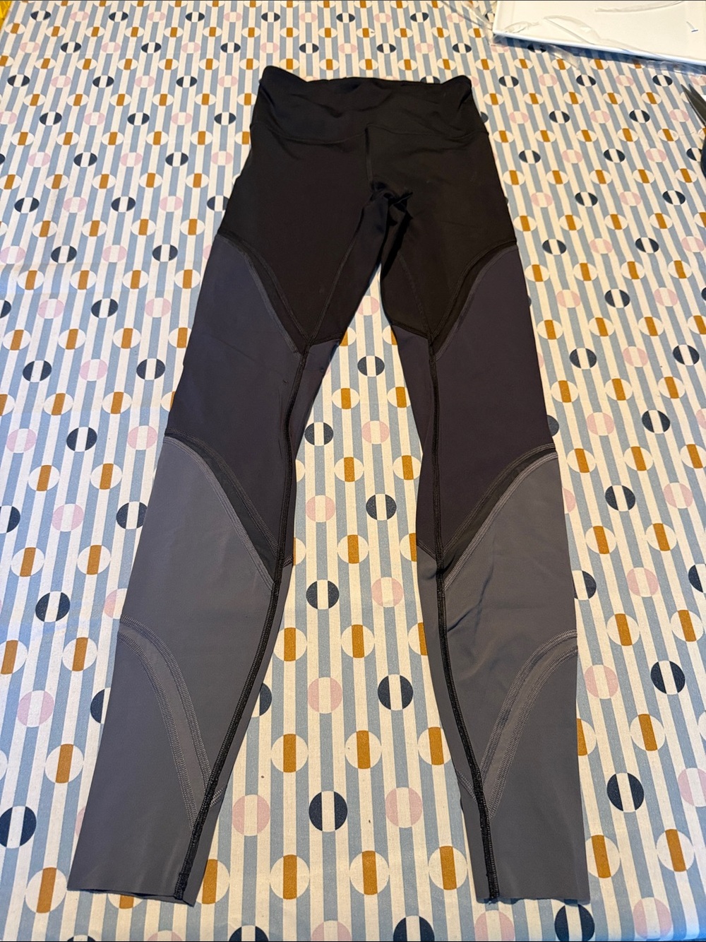 lululemon athletica Black and Dark Gray Two-Tone Leggings
